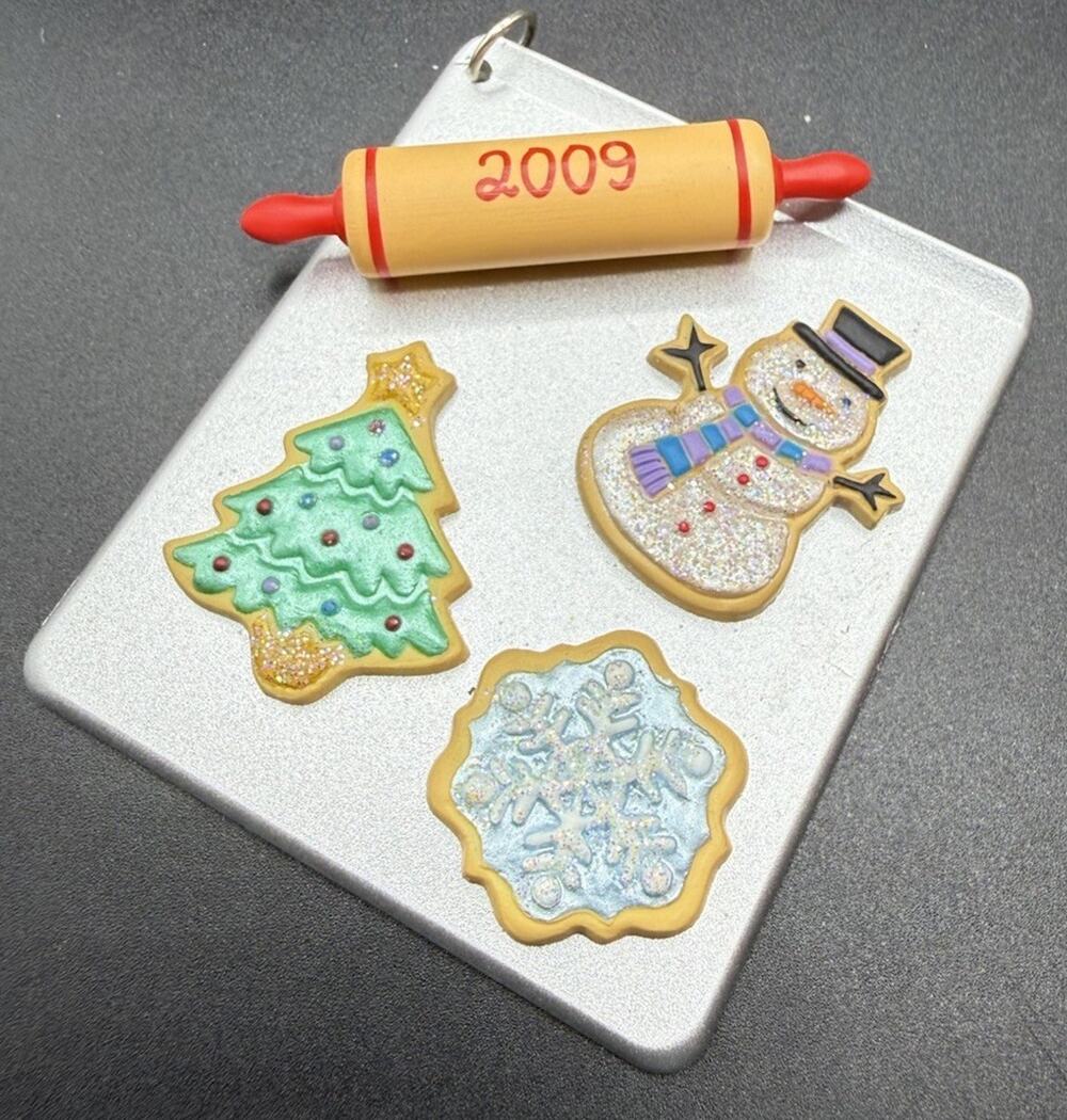 Hallmark Season's Treatings First in Series Ornament EUC No Box -LO20